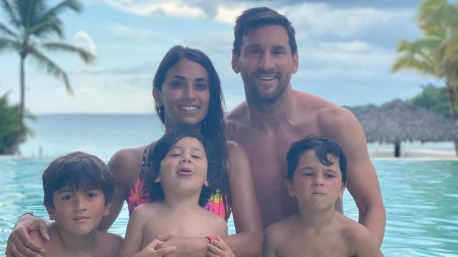 Hijo de Messi reaccionó ante fanáticos que se encontraban fuera de su casa