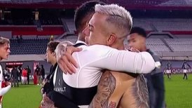 Eduardo Vargas y Paulo Díaz se fundieron en un abrazo tras victoria de A. Mineiro frente a River