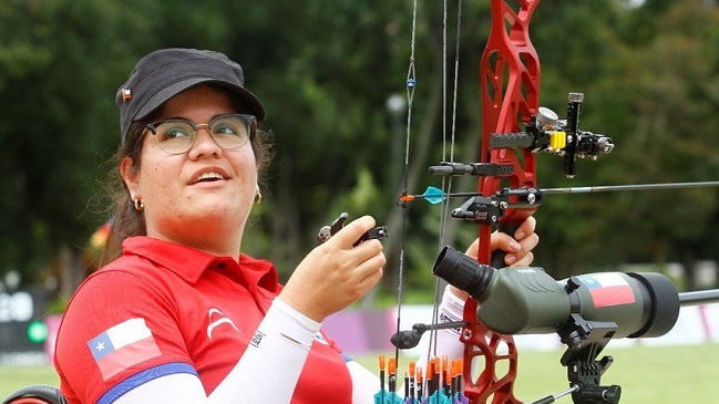 Mariana Zúñiga tuvo destacado debut en el tiro con arco de los Paralímpicos y logró su mejor marca personal