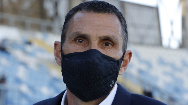 Gustavo Poyet dejó de ser entrenador de Universidad Católica