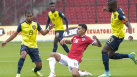 El durísimo pisotón de Junior Sornoza a Claudio Baeza que dejó con 10 a Ecuador ante La Roja