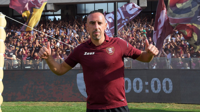 Franck Ribery fue anunciado como refuerzo del recién ascendido Salernitana en Italia