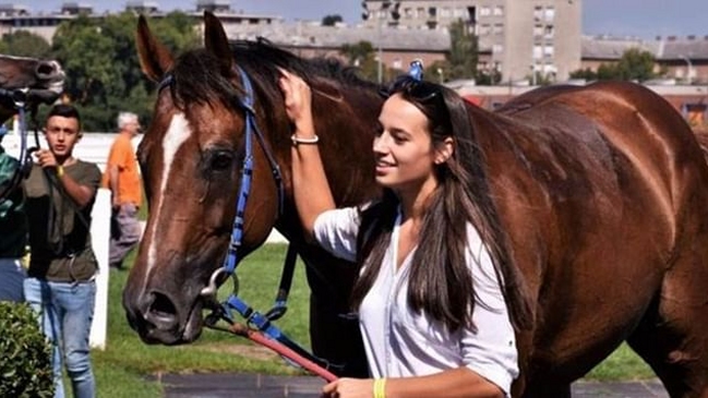 Joven de 21 años murió tras brutal caída desde su caballo durante una carrera