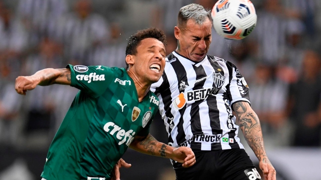 Atlético Mineiro quedó eliminado en semifinales de la Copa Libertadores pese a golazo de Eduardo Vargas a Palmeiras