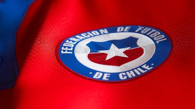 La selección chilena presentó su nueva camiseta para el camino a Qatar 2022