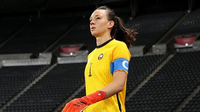 Christiane Endler: El orgullo más grande es vestir la camiseta de la Roja