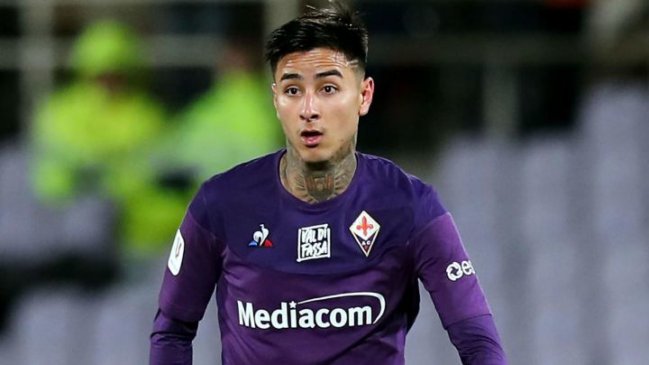 Erick Pulgar volvió a la titularidad en Fiorentina que perdió ante el líder Napoli en la Serie A