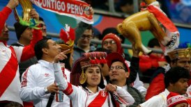 Barra oficial de Perú hizo llamado: Respetemos el himno de nuestros hermanos chilenos