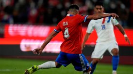 ¡Locura total! Mauricio Isla aumentó la ventaja de La Roja ante Paraguay en San Carlos
