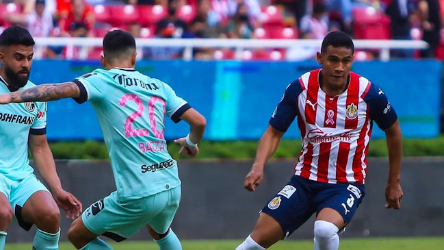 Claudio Baeza jugó desde el inicio en derrota de Toluca ante Chivas en la liga mexicana