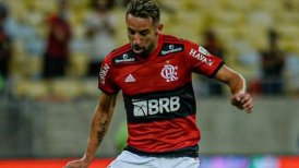 Mauricio Isla aportó con una asistencia en victoria de Flamengo sobre Atlético Goianiense