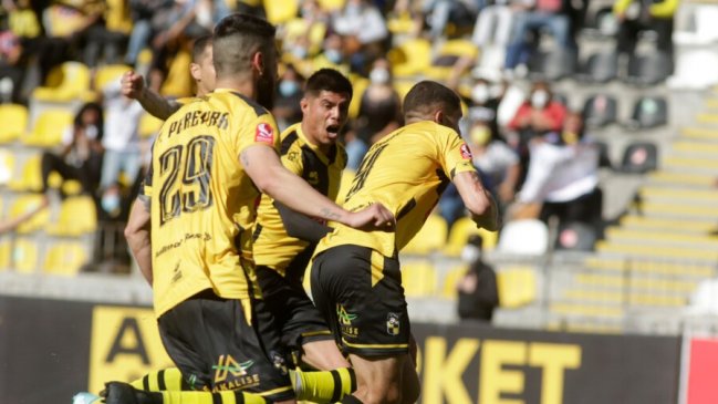 Coquimbo goleó a Unión San Felipe y quedó a un paso del retorno a Primera División