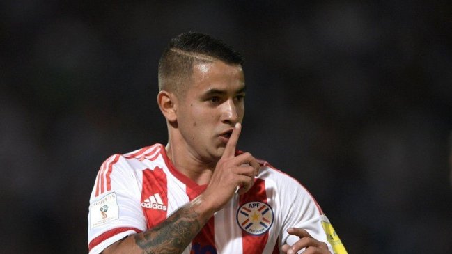 Medio paraguayo afirmó que Derlis González renunció a la selección tras caída ante Chile