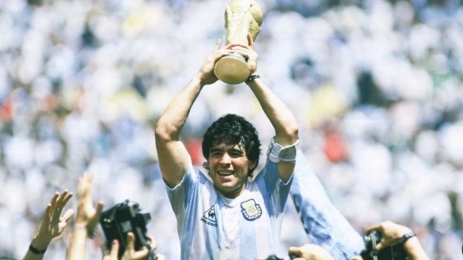 El planeta fútbol conmemora el primer aniversario de la muerte de Diego Maradona