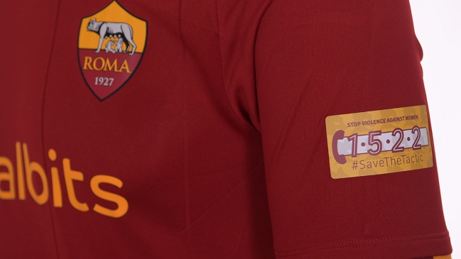Loable iniciativa: AS Roma llevará el teléfono contra la violencia machista en su camiseta