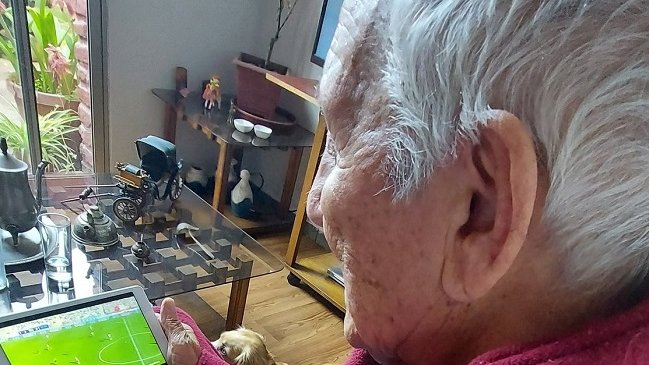 El loable gesto de José Pedro Fuenzalida con hincha de 90 años de Universidad Católica