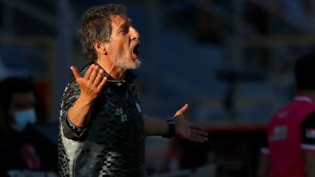 Mario Salas será técnico de Huachipato en 2022 sin importar el escenario tras duelo con Melipilla