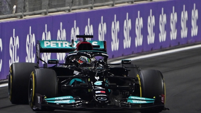 Hamilton ganó historiada carrera en Arabia Saudita y el Mundial se decidirá en Abu Dhabi