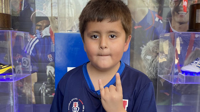 U. de Chile recibió especial visita del pequeño hincha que rompió en llanto con la salvación