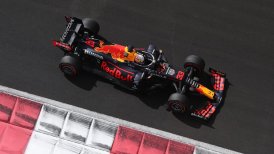 Max Verstappen lideró el primer libre en Abu Dhabi y Hamilton acabó tercero