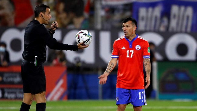 Gary Medel reaccionó con molestia por castigo de la FIFA a Arturo Vidal: "Qué sinvergüenzas"