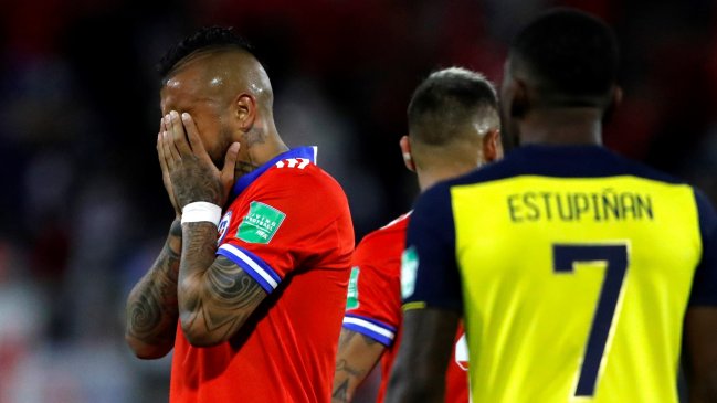 ¡Malísima para La Roja! Arturo Vidal fue castigado con tres fechas por agresión en duelo contra Ecuador
