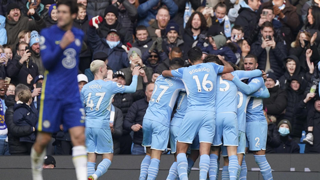 Manchester City batió a Chelsea y estiró su gran ventaja en la cima de la Premier League