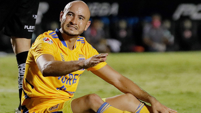 Delantero paraguayo Carlos González tuvo que disculparse con la hinchada de Tigres