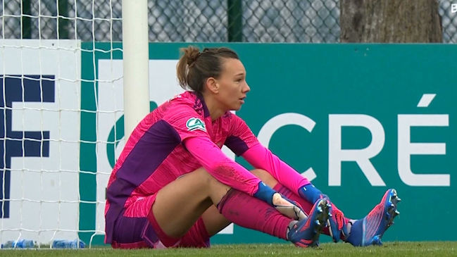 Christiane Endler salió lesionada en derrota de Olympique de Lyon ante PSG en la Copa de Francia