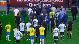 La FIFA aplicó multas, suspensiones y ordenó que se vuelva a jugar el Brasil-Argentina suspendido