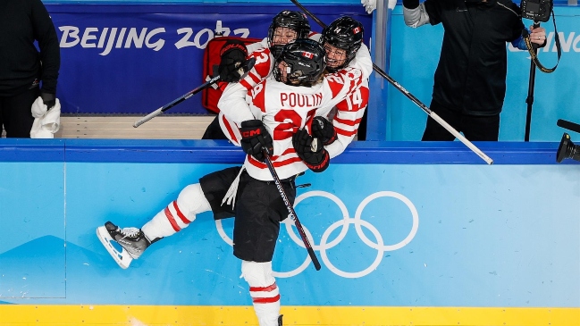 Canadá se colgó el oro en el hockey sobre hielo femenino