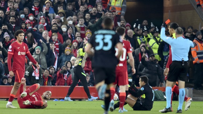 Jürgen Klopp criticó a Alexis: Tuvo suerte de no ver la roja en la primera parte