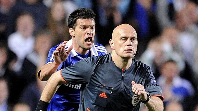 Arbitro reconoció sus errores en semifinal de la Champions entre Chelsea y Barcelona del 2009