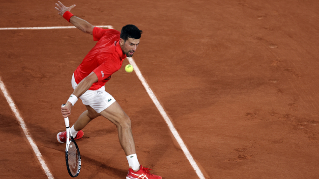 Novak Djokovic barrió con Yoshihito Nishioka en su estreno en Roland Garros