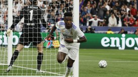 Real Madrid golpeó a la dormida defensa de Liverpool con gol de Vinicius Junior