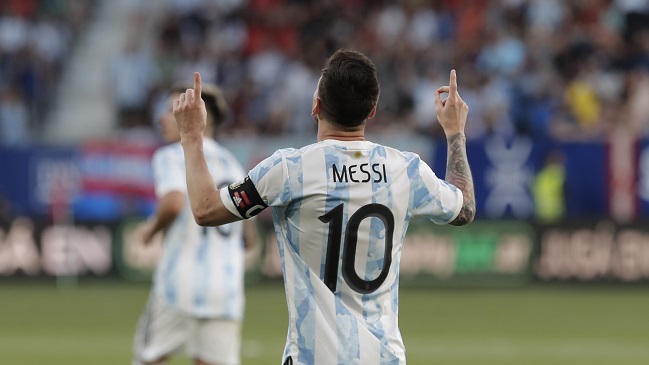 Messi igualó récord de ex jugador de U. Católica con sus cinco goles por Argentina