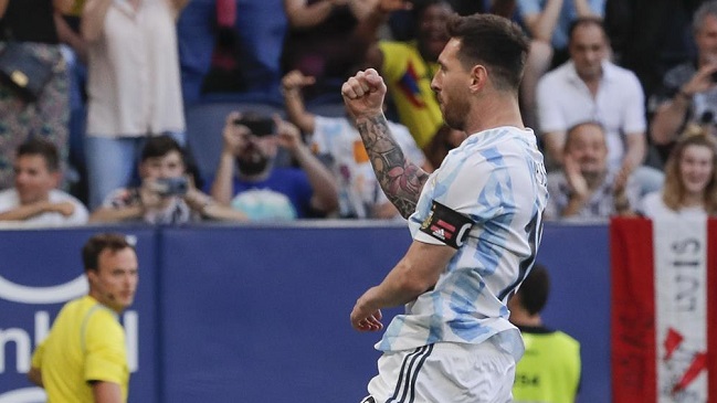 Messi llegó a Argentina a pasar sus vacaciones tras brillar con cinco goles ante Estonia