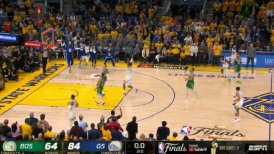 ¡Una locura! El espectacular triple de Jordan Poole en la final de la NBA