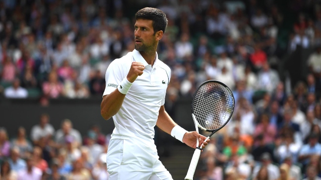 Novak Djokovic agarró confianza y batió sin contratiempos a Kokkinakis en Wimbledon