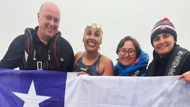 Bárbara Hernández es la primera sudamericana en cruzar nadando el Canal del Norte