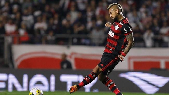 Flamengo logró trabajado triunfo sobre Sao Paulo en nuevo partido de Arturo Vidal como titular