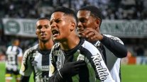 Santos volvió a los festejos con agónico triunfo sobre Coritiba en el Brasileirao