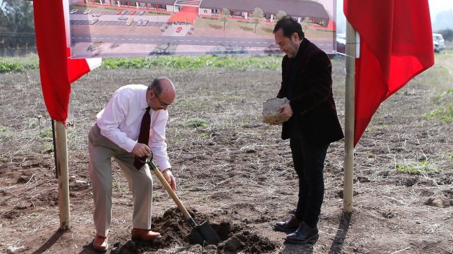 Unión Española puso la primera piedra para la construcción de su Ciudad Deportiva