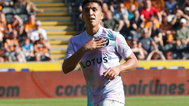 Norwich tropezó ante Hull City pese al golazo convertido por Marcelino Núñez