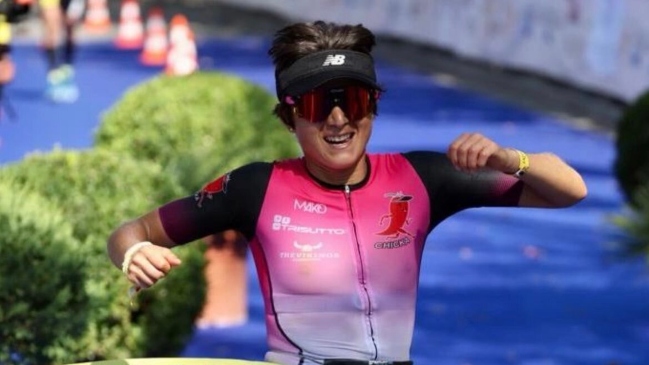 Bárbara Riveros se lució en Francia y ganó un triatlón de largas distancias en los Alpes