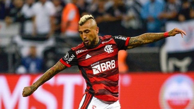 Flamengo de Arturo Vidal enfrenta a Atlético Paranaense en la Copa de Brasil