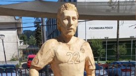 ¡Inaceptable! Destruyeron estatua de madera de Ben Brereton construida en Penco