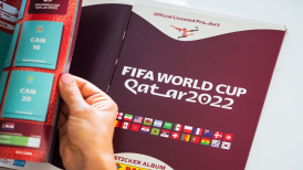 "Existen dos versiones": Llenar el álbum de Qatar 2022 es más caro en Chile que en Argentina