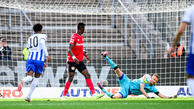 Charles Aránguiz vio acción en empate de Bayer Leverkusen en la Bundesliga