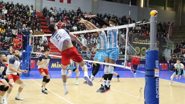 Confederación Sudamericana de Voleibol repudió racismo de hincha chileno a selección argentina